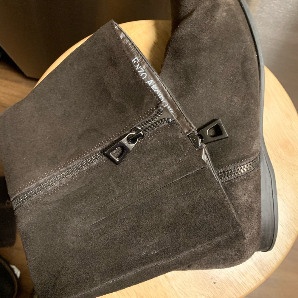 Boots - Picture 4 of 8
